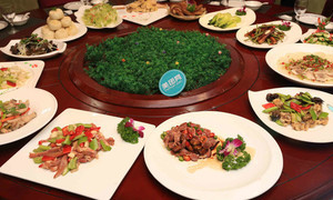 靜雨軒清真茶餐廳 品味西寧美食，享受便捷聚會